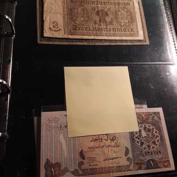 Currency - Picture 13 of 16